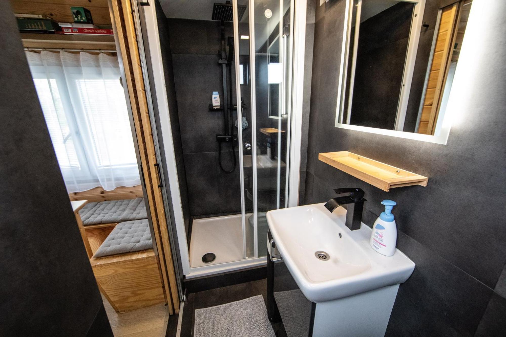 Tiny House - Chatka V Rezi U Prahy Husinec  Zewnętrze zdjęcie