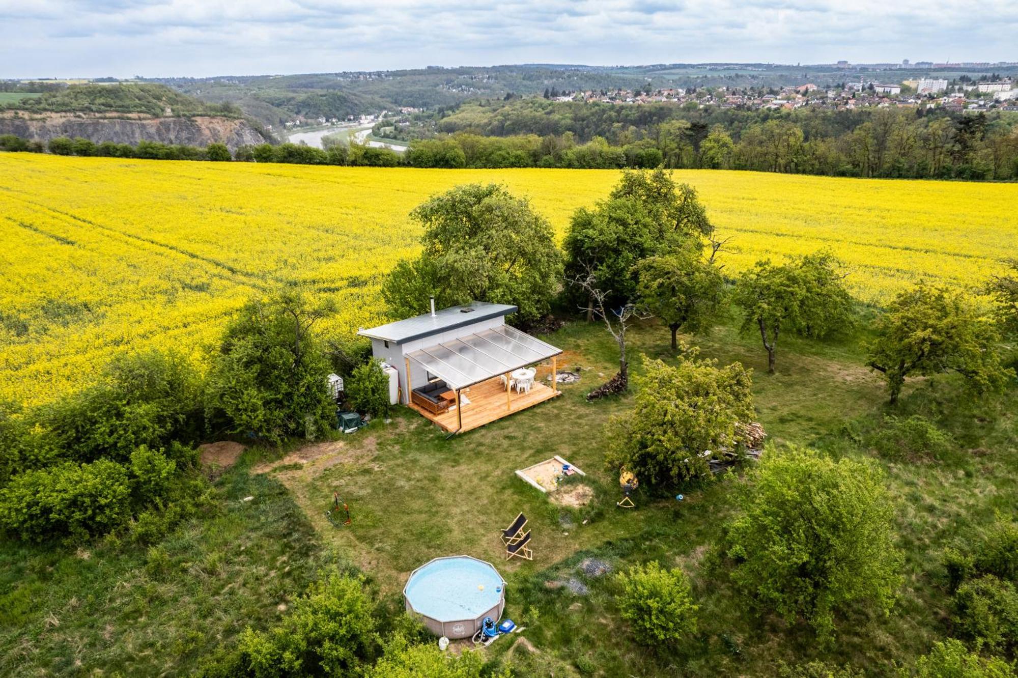 Tiny House - Chatka V Rezi U Prahy Husinec  Zewnętrze zdjęcie
