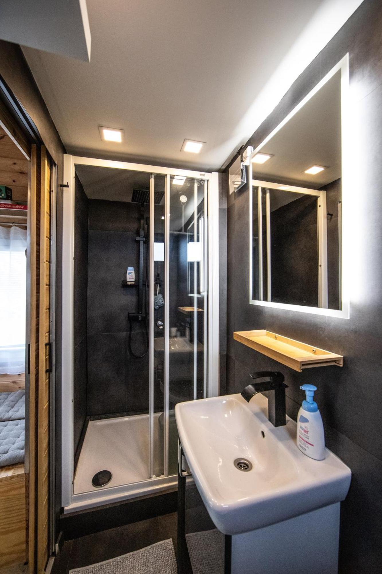 Tiny House - Chatka V Rezi U Prahy Husinec  Zewnętrze zdjęcie
